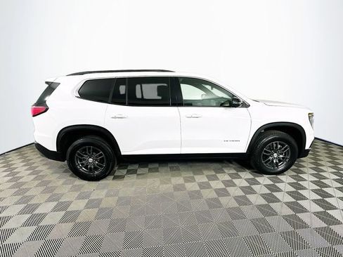 Used 2025 GMC Acadia Elevation image 12