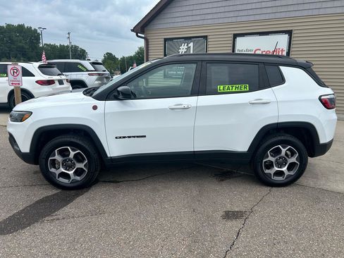 Used 2022 Jeep Compass Trailhawk AWD/4WD image 7
