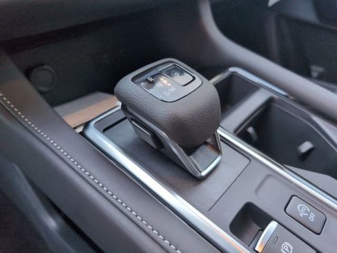 New 2025 Nissan Pathfinder SV w/ Black Appearance Package image 22