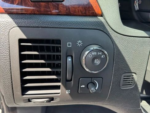 Used 2007 Cadillac DTS FWD image 17
