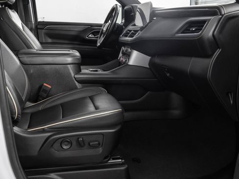 Used 2023 GMC Yukon SLT w/ SLT Luxury Package AWD/4WD image 44