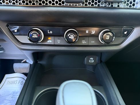 Certified 2025 Honda HR-V Sport image 27