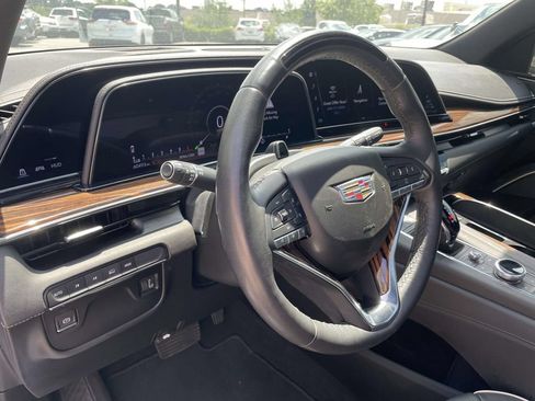 Used 2023 Cadillac Escalade Premium Luxury w/ LPO, Radiant Package AWD/4WD image 19