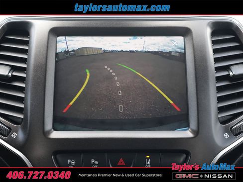 Used 2019 Jeep Cherokee Trailhawk AWD/4WD image 18