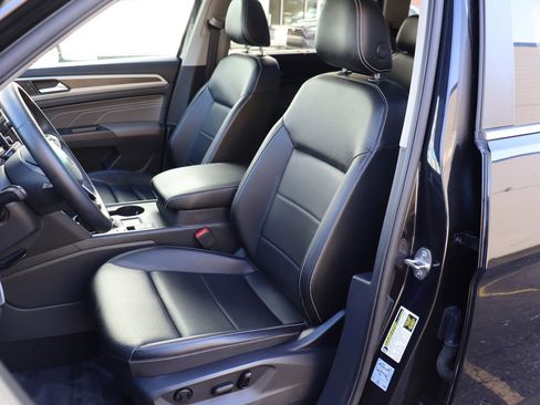 Used 2021 Volkswagen Atlas SE w/ Panoramic Sunroof Package image 12