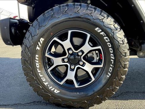 Used 2022 Jeep Gladiator Rubicon w/ LED Lighting Group AWD/4WD image 8