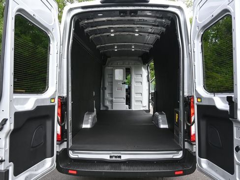 Used 2025 Ford E-Transit 148 High Roof Extended w/ Load Area Protection Package RWD image 23