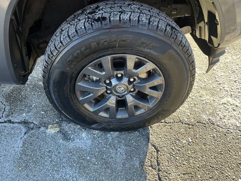 Certified 2022 Toyota Tacoma SR5 image 12