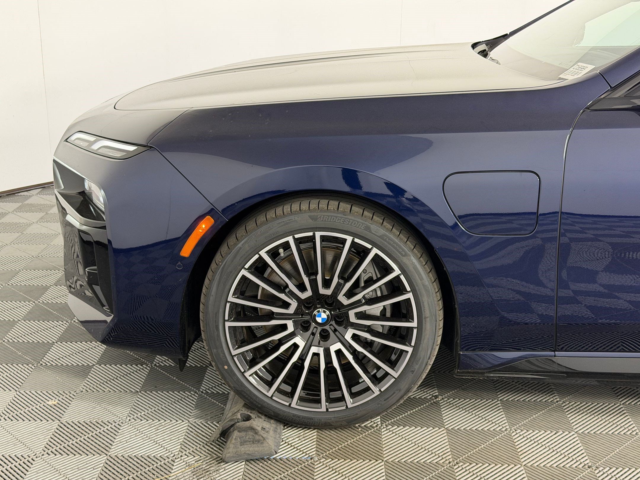 Used 2026 BMW 750e xDrive AWD/4WD image 11