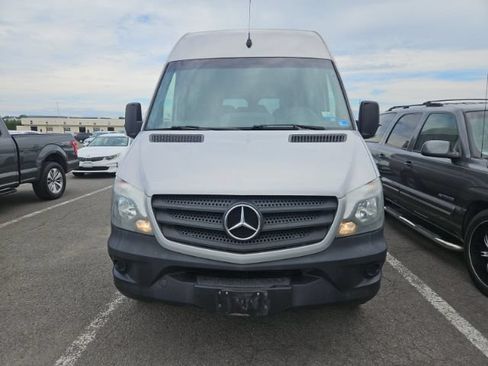 Used 2016 Mercedes-Benz Sprinter 2500 image 2