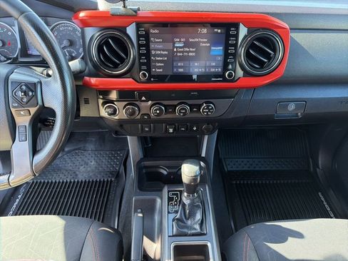 Used 2020 Toyota Tacoma TRD Off-Road AWD/4WD image 40