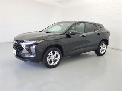 Used 2025 Chevrolet Trax LS w/ LS Convenience Package