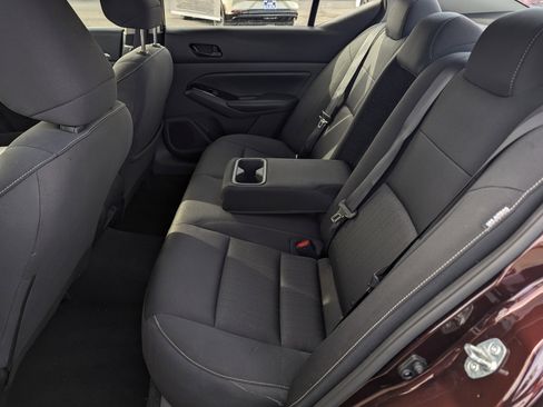 Used 2023 Nissan Altima 2.5 SV image 7