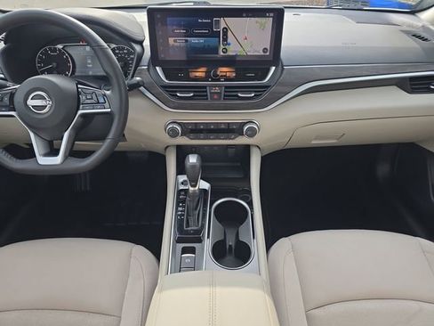 Certified 2024 Nissan Altima 2.5 SV w/ SV Premium Package FWD image 14
