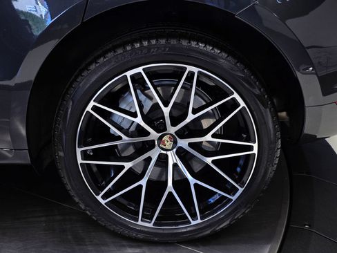Used 2021 Porsche Macan Turbo AWD/4WD image 49