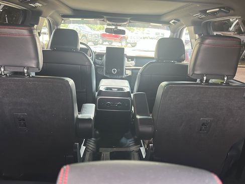Used 2023 Ford Expedition Limited RWD image 13