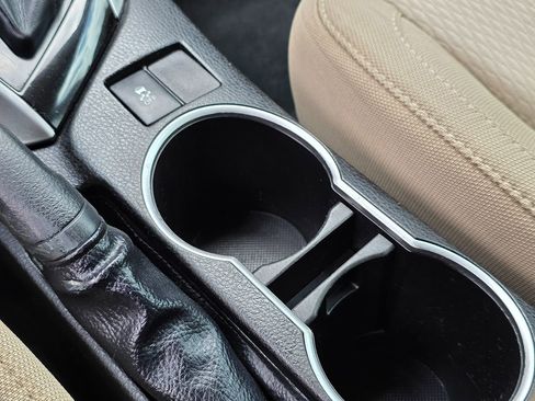 Used 2016 Toyota Corolla LE FWD image 37