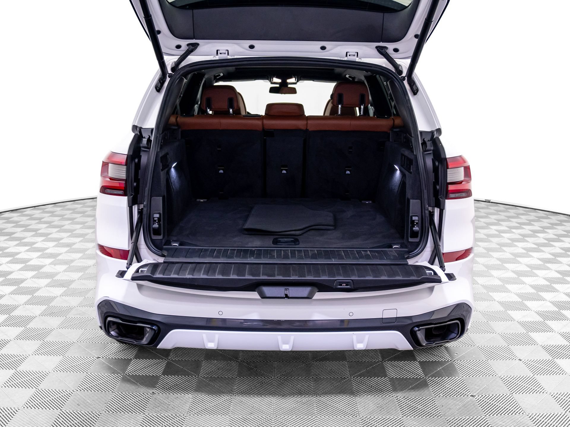 Certified 2022 BMW X5 xDrive40i w/ M Sport Package AWD/4WD image 36