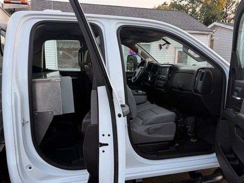 Used 2019 Chevrolet Silverado 2500 W/T w/ Snow Plow Prep Package AWD/4WD image 25