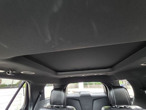 Used 2019 Ford Explorer Platinum AWD/4WD image 32
