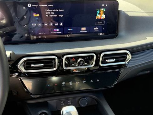 New 2026 Nissan Sentra SV FWD image 17