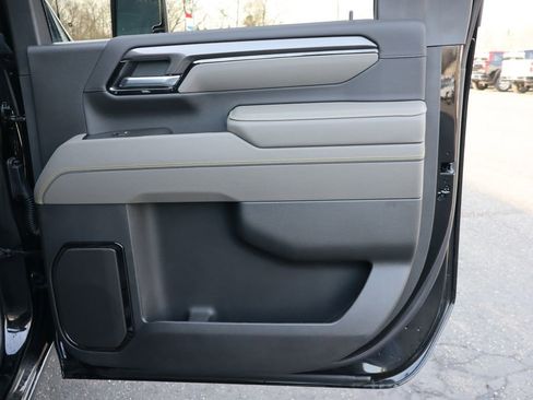 Used 2025 Chevrolet Silverado 2500 ZR2 w/ Technology Package image 27