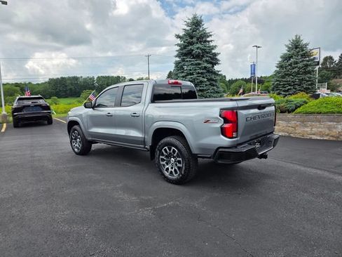 Used 2023 Chevrolet Colorado Z71 w/ Z71 Convenience Package 2 AWD/4WD image 2