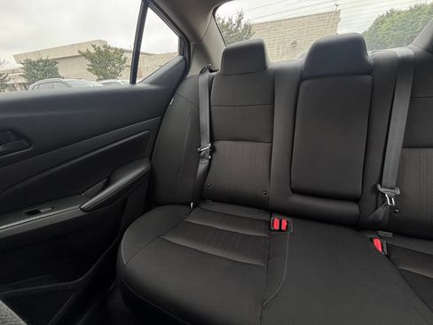 Used 2025 Nissan Altima 2.5 SV FWD image 40