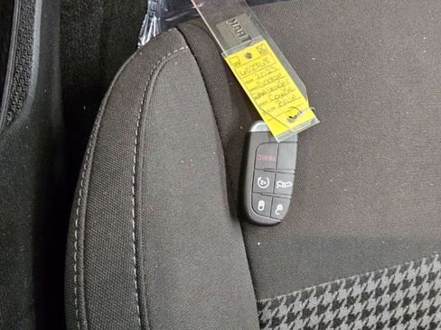 Used 2023 Dodge Challenger R/T w/ Performance Handling Group image 23