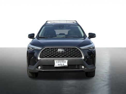 Used 2022 Toyota Corolla Cross XLE w/ Convenience Package image 3