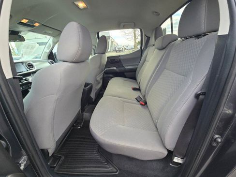 Used 2020 Toyota Tacoma SR5 AWD/4WD image 20