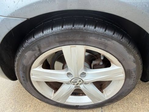 Used 2012 Volkswagen Eos Lux FWD image 18