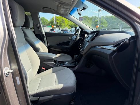 Used 2017 Hyundai Santa Fe Sport FWD image 3