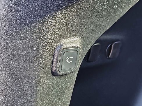 Used 2020 Jeep Cherokee Limited w/ Trailer Tow Group image 46