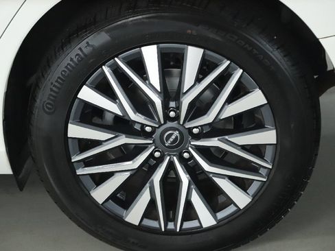 Certified 2023 Nissan Altima 2.5 SV w/ SV Premium Package AWD/4WD image 42