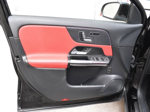 Used 2021 Mercedes-Benz GLA 250 4MATIC w/ AMG Line Exterior image 23