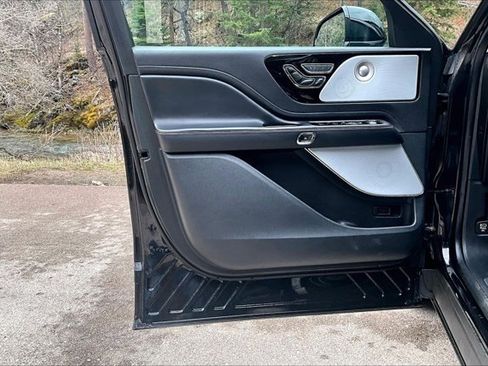 Used 2022 Lincoln Aviator Reserve w/ Equipment Group 201A AWD/4WD image 20