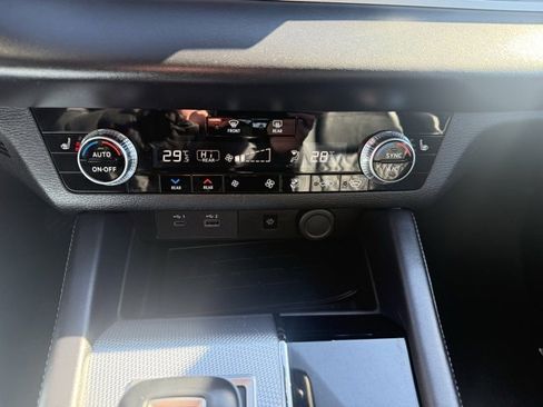 Used 2024 Mitsubishi Outlander SEL image 26