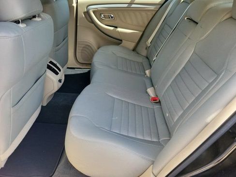 Used 2014 Ford Taurus SE FWD image 14