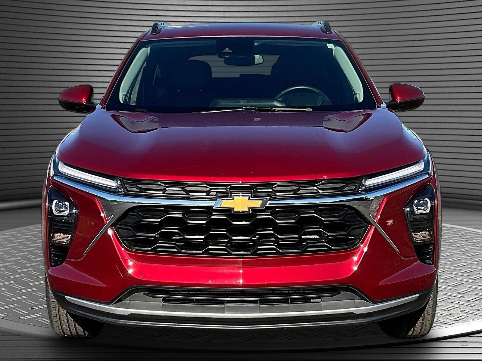 Used 2025 Chevrolet Trax LT w/ LT Convenience Package FWD image 2