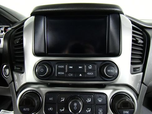 Used 2017 Chevrolet Tahoe LT w/ LT Signature Package AWD/4WD image 4