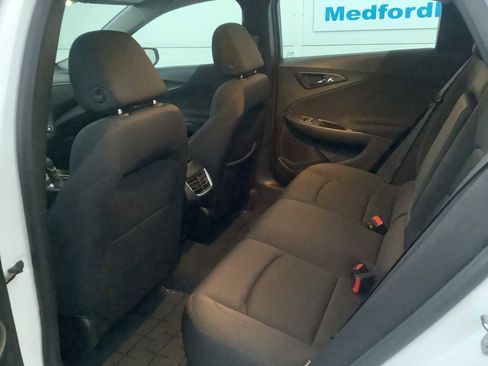 Used 2024 Chevrolet Malibu LT image 12