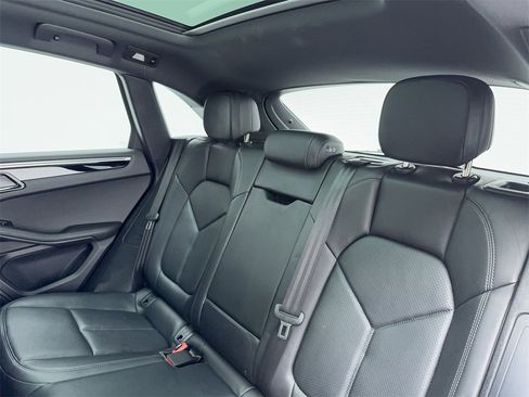 Used 2021 Porsche Macan S image 41