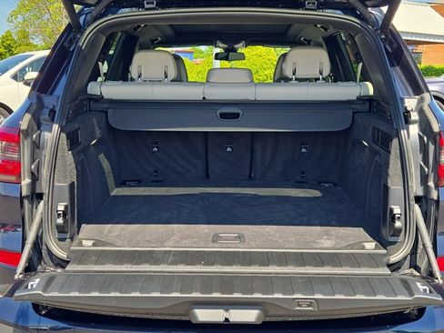 Used 2022 BMW X5 xDrive40i w/ M Sport Package AWD/4WD image 31