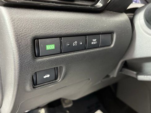 Used 2024 Nissan Sentra SV FWD image 27
