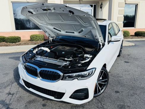 Used 2019 BMW 330i Sedan w/ M Sport Package image 18
