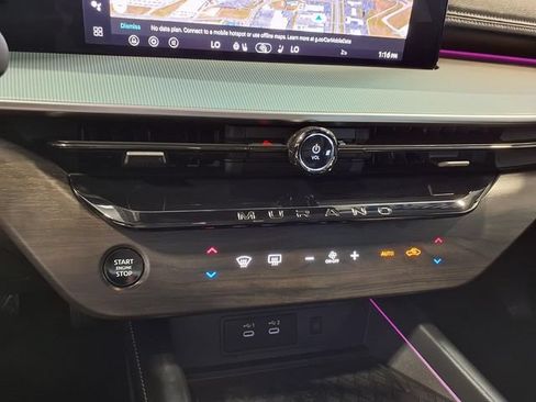 Used 2025 Nissan Murano SL AWD/4WD image 14
