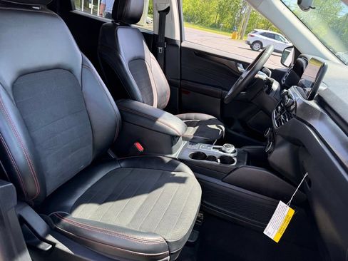 Certified 2022 Ford Escape SEL w/ SEL Stealth AWD Package image 12