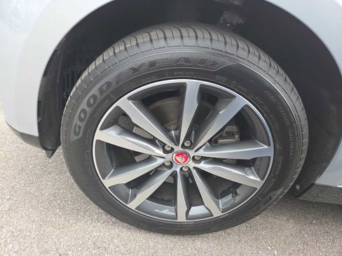 Used 2023 Jaguar F-PACE S AWD/4WD image 7