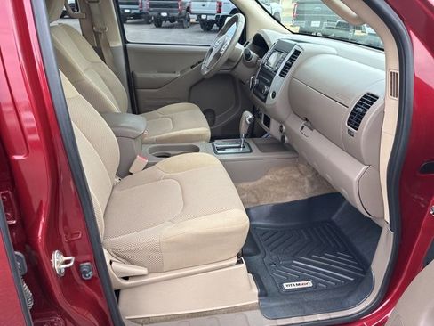 Used 2017 Nissan Frontier SV image 24